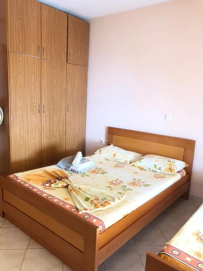 Simona'S House Apartman Lukova Kültér fotó